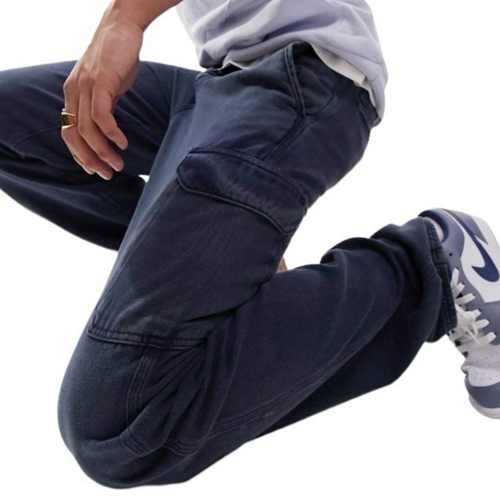 NWOT ASOS Design Relaxed Fit Cargo Pants with acid wash in navy size 28 x 32